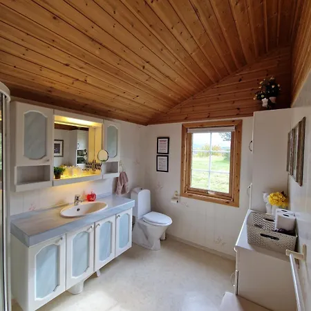 With Sea View 15 Min Drive From Saltstraumen Tatil Evi Bodø